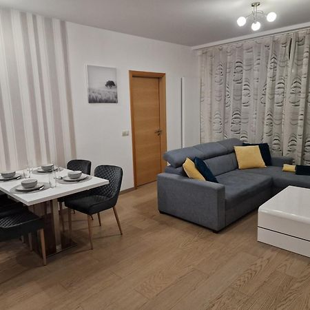 Stylish Panorama City Family Suite Братислава Екстер'єр фото