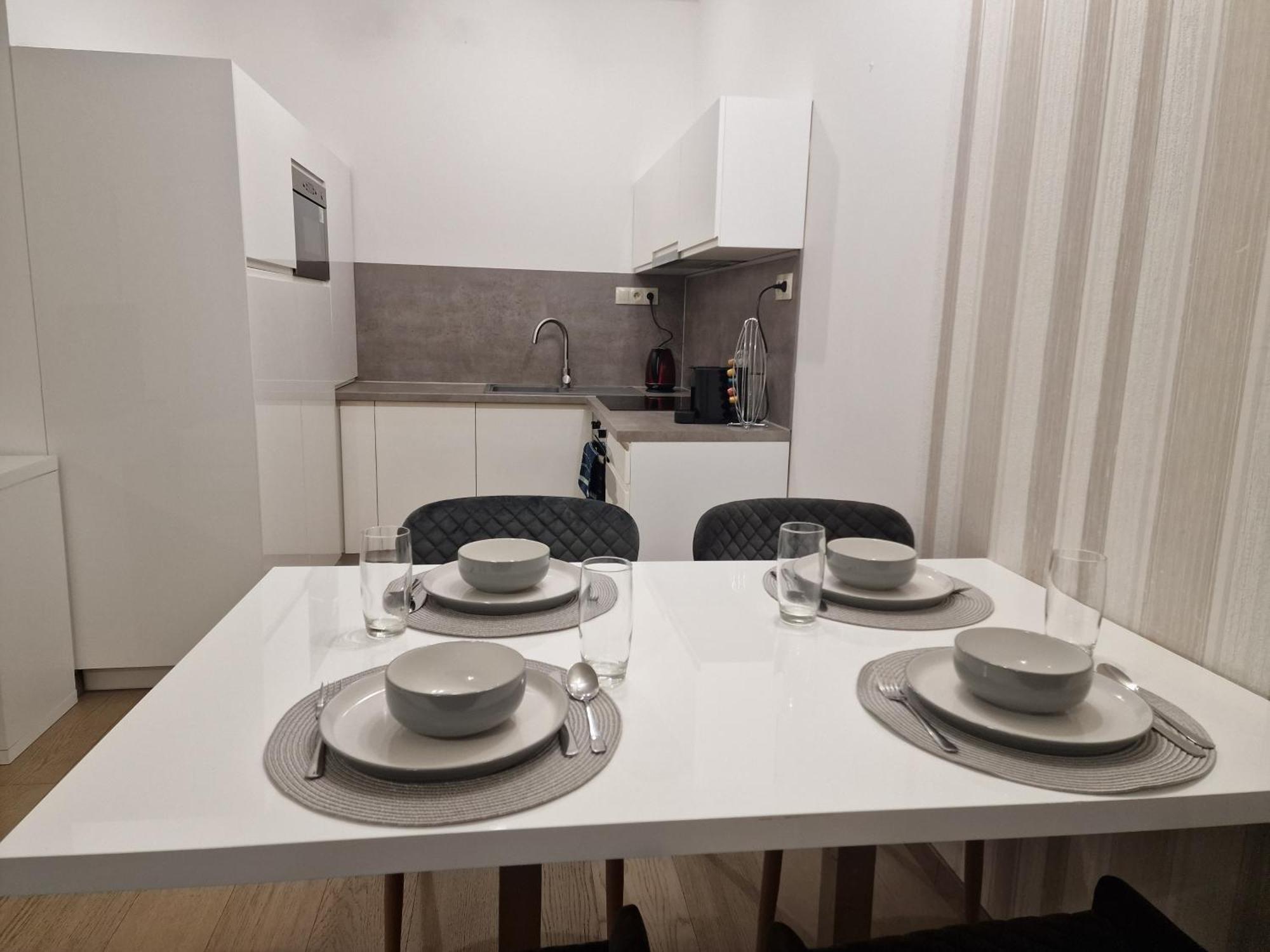Stylish Panorama City Family Suite Братислава Екстер'єр фото
