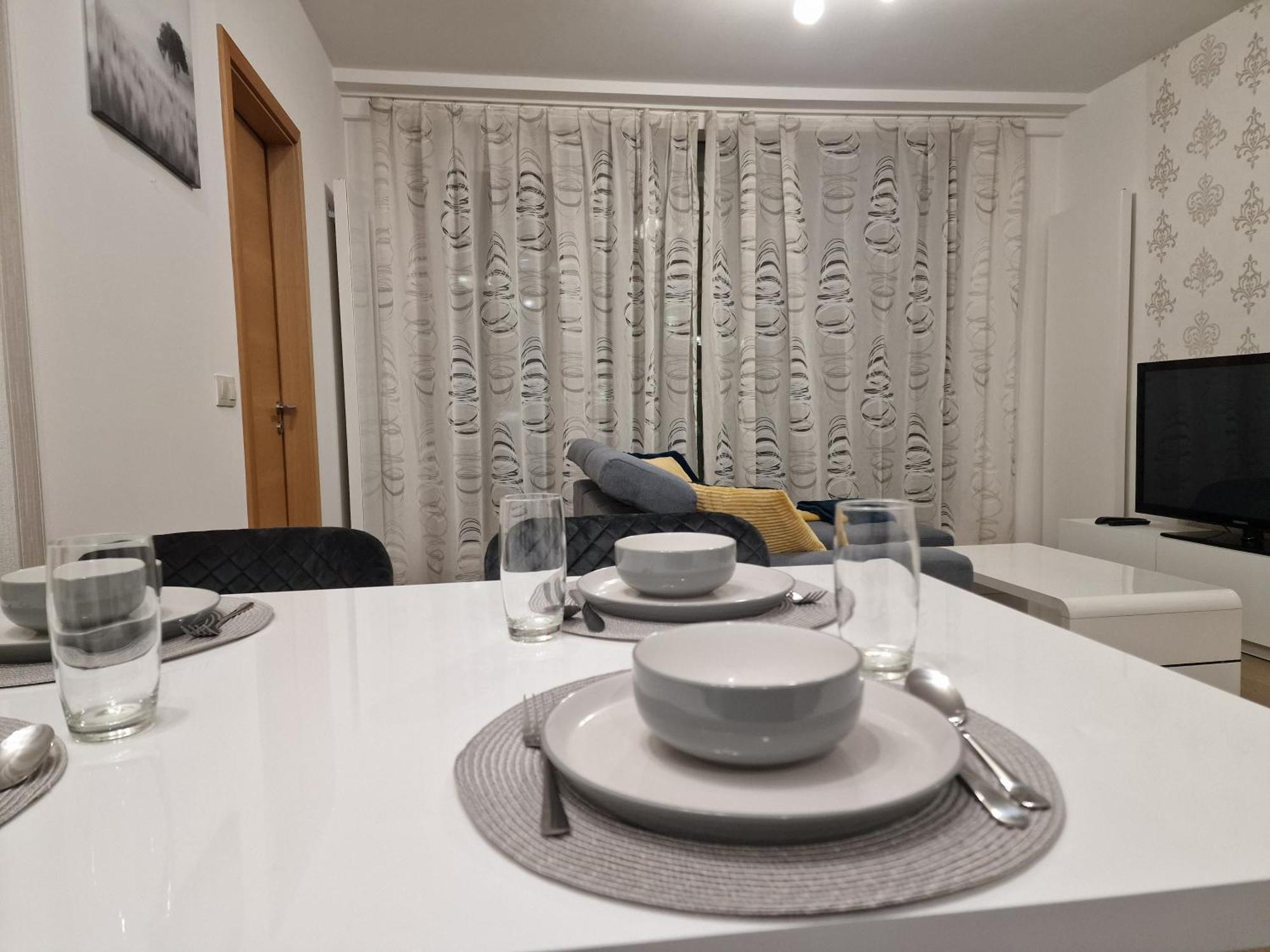 Stylish Panorama City Family Suite Братислава Екстер'єр фото