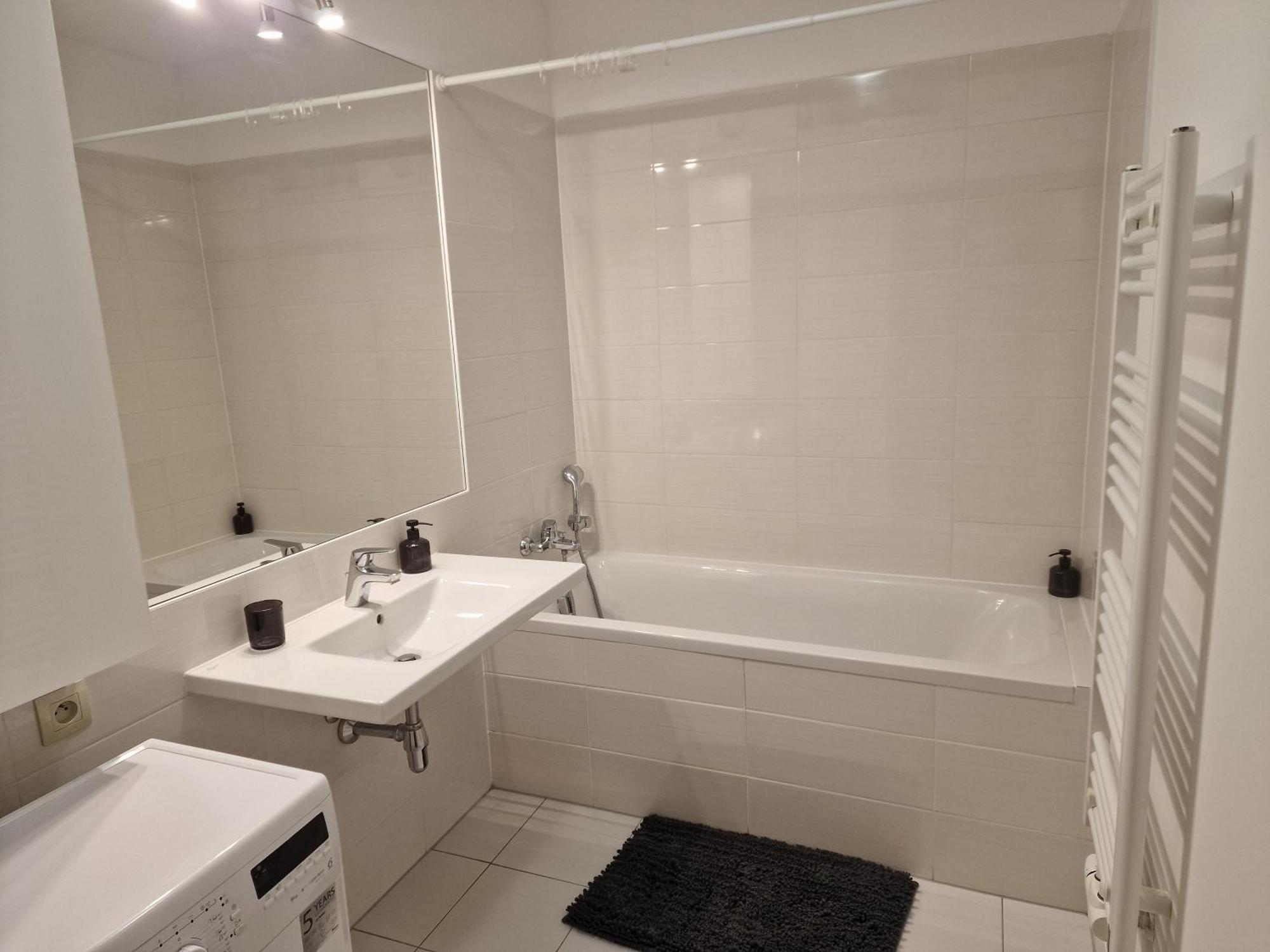 Stylish Panorama City Family Suite Братислава Екстер'єр фото